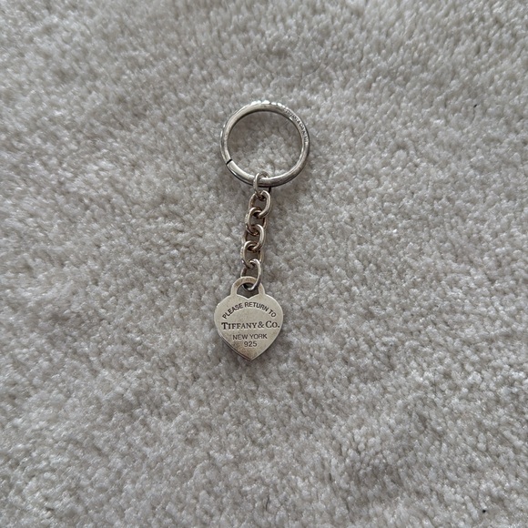 Authentic Return to Tiffany sterling silver keychain - Picture 3 of 6